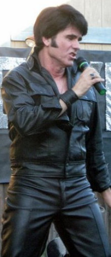 johnny_reno_as_elvis003007.jpg